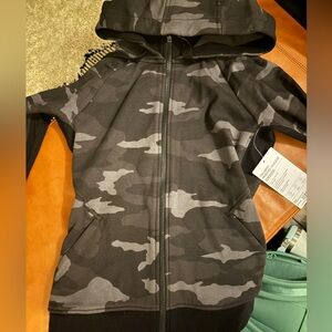 Athleta NWTs Triumph Printed Hoodie, black camouflage